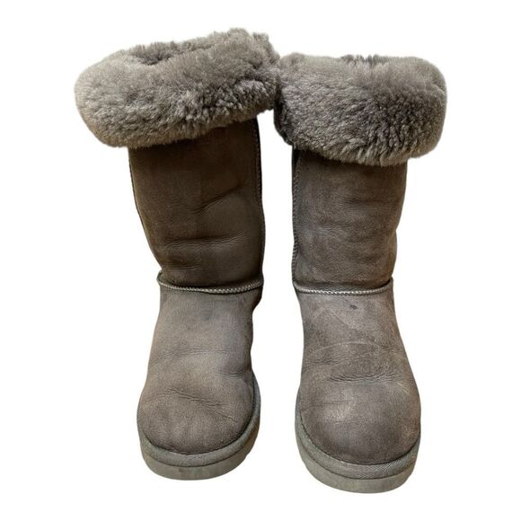 UGG Gray Suede Tall  Classic Boots Size 9 Winter Warm Outdoor - Picture 1 of 9
